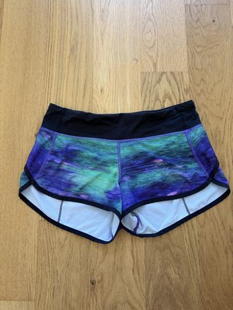 Lululemon Laufshorts, Grösse 4