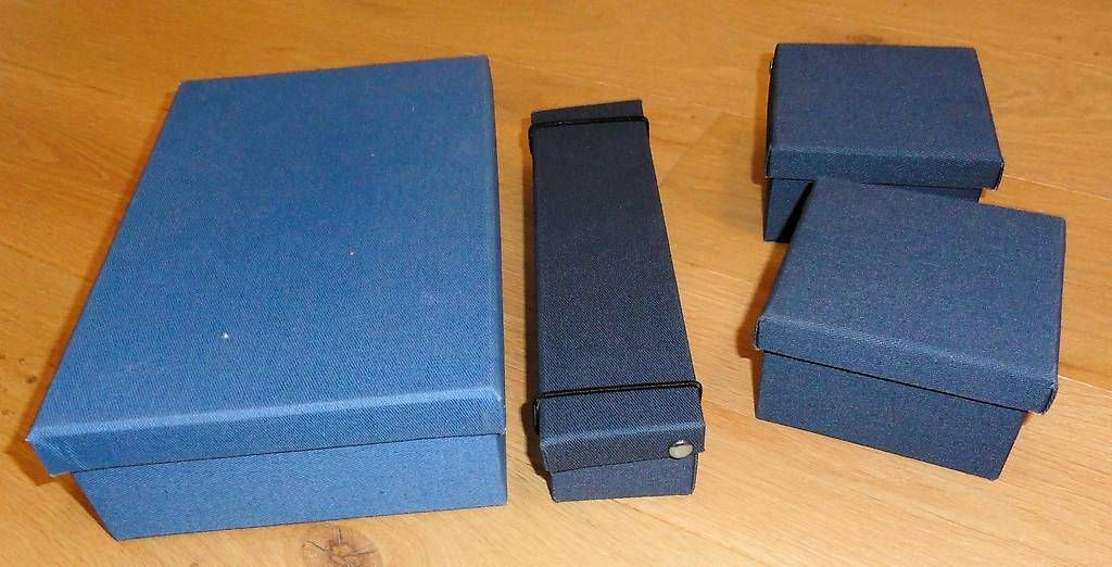 Autres articles pour la maison: 4 boîtes bleues  🟦 – D'occasion à St-Livres par lune_bleue