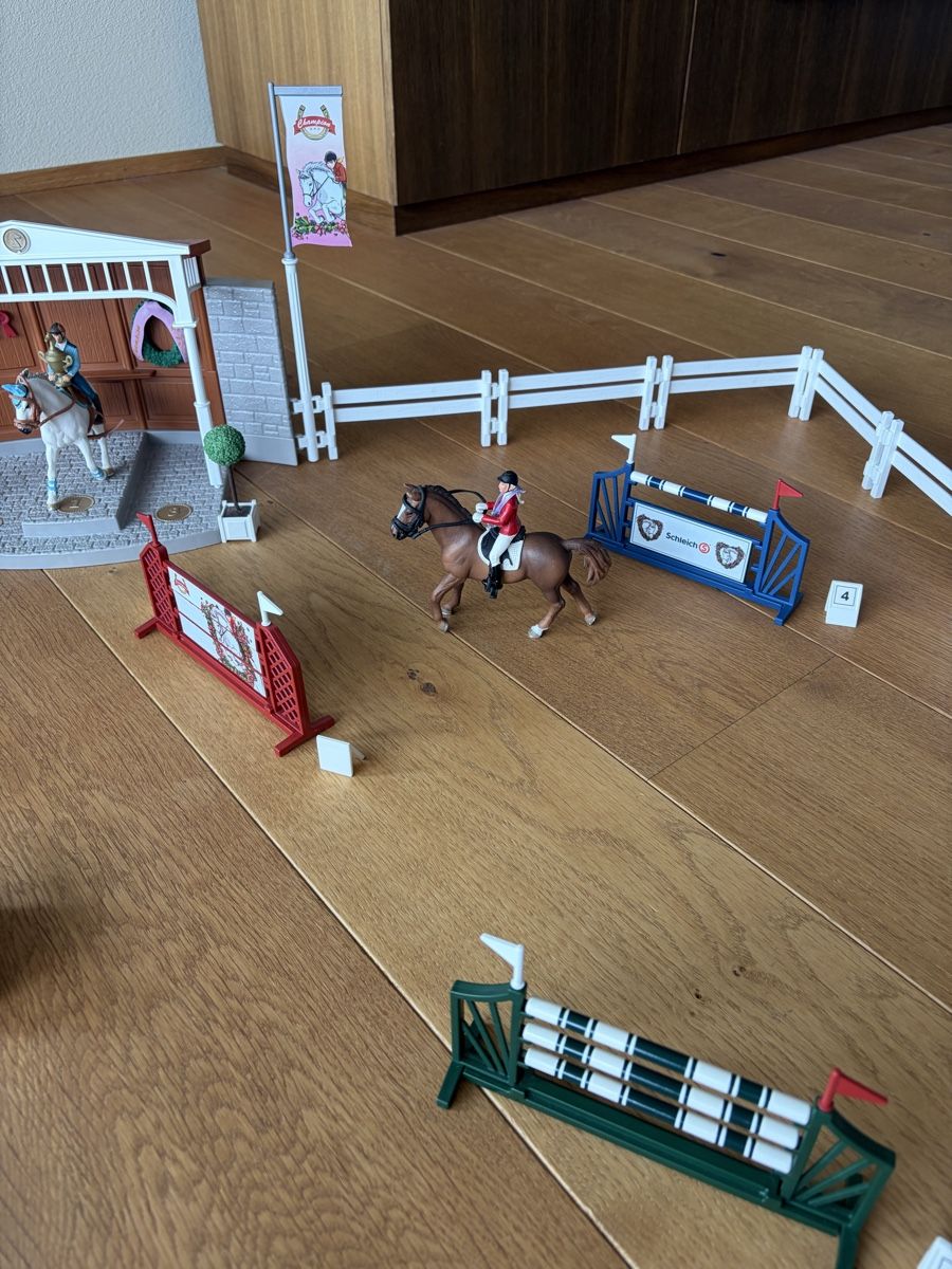 Schleich Giocattoli: Schleich Grosses Reitturnier mit Pferden – Nuovo (secondo la descrizione) da Eich venduto da Labrador06 2