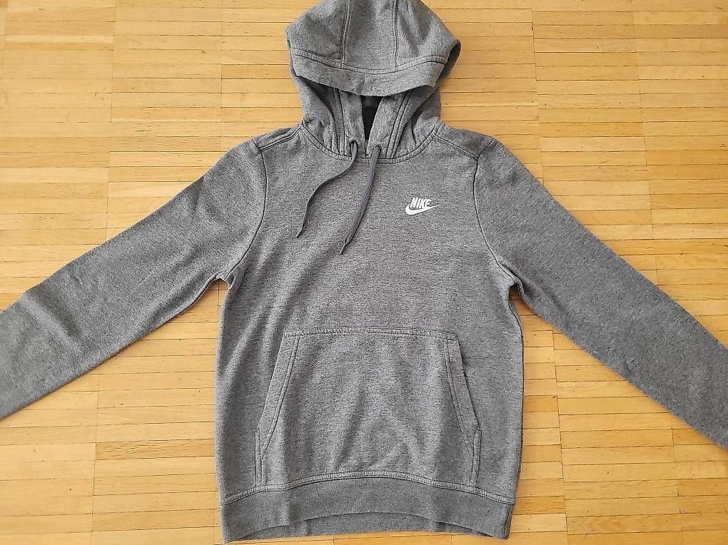 Nike Pullover & Sweatshirts: Nike Pulli anthrazit Gr. XS – Gebraucht aus Wettingen von okatiki 1