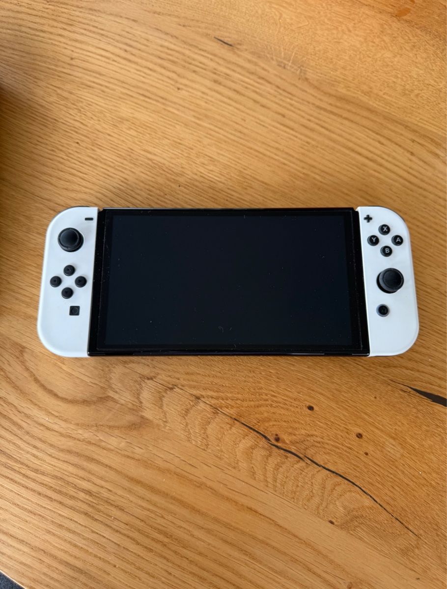 Nintendo Console: Nintendo Switch OLED, Yoshi Controller & Zubehör – Usato da Teufen AR venduto da Pusteblume31 1