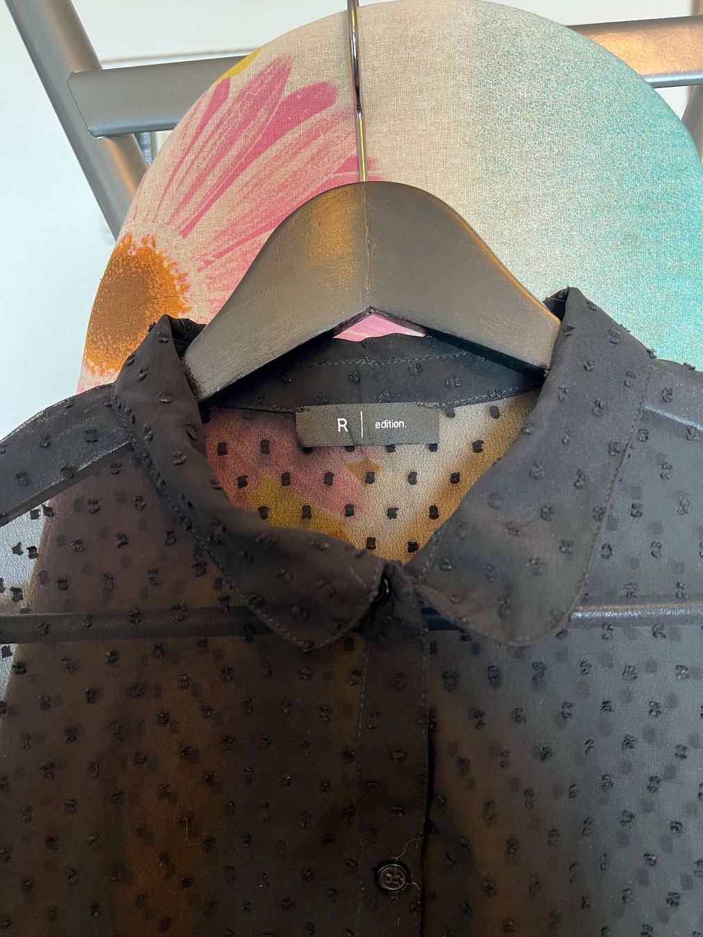 La Redoute Blusen: Blouse en plumetis noire – Gebraucht aus Neuchâtel von Thesebootsaremadeforwalking 1