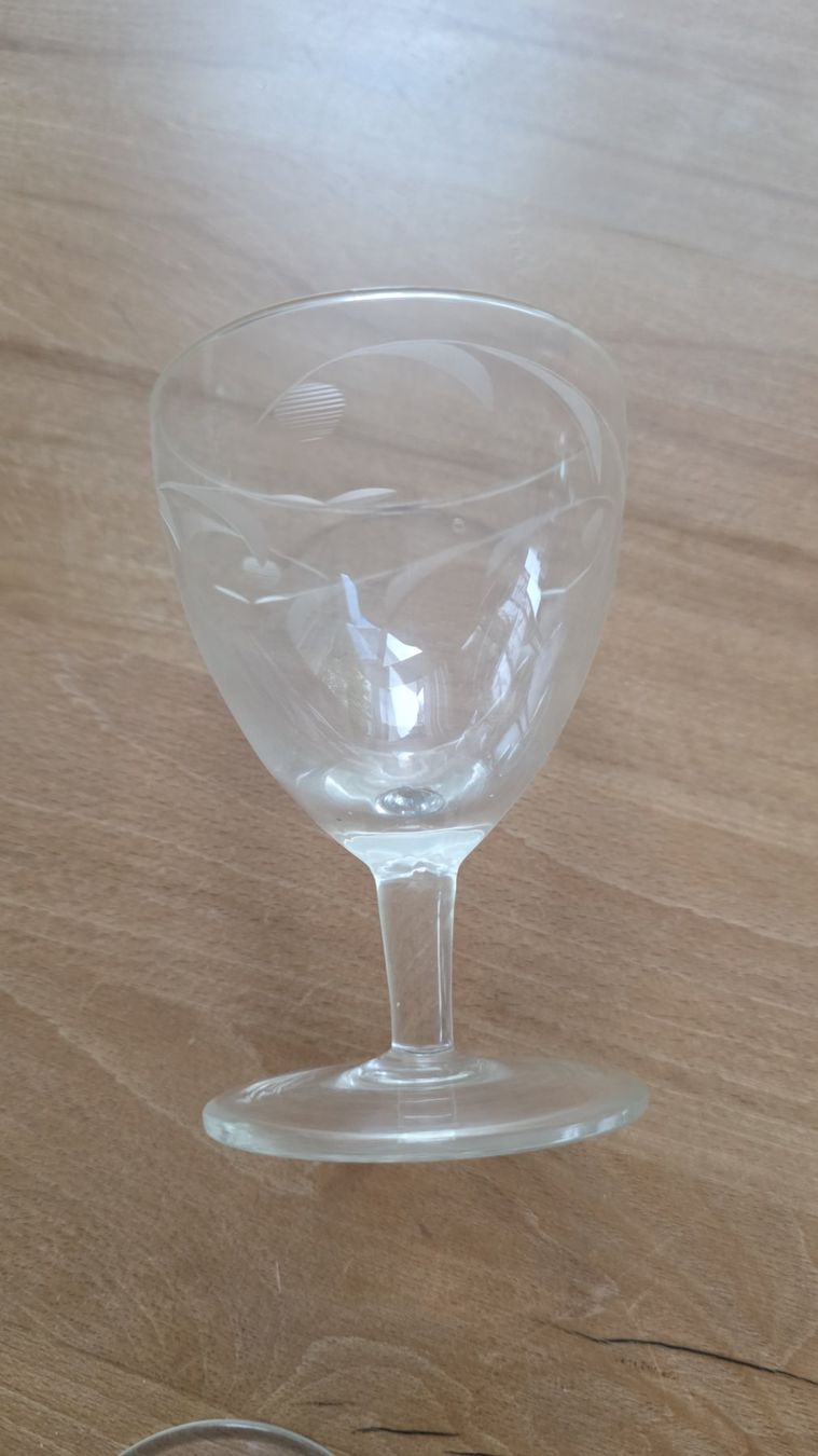 Bicchieri: 7 Antike Wein Gläser – Usato da Himmelried venduto da Fluhstr4 1