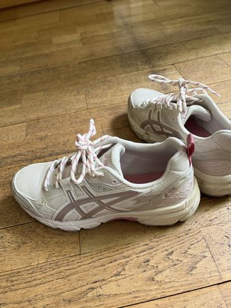 Asics 38