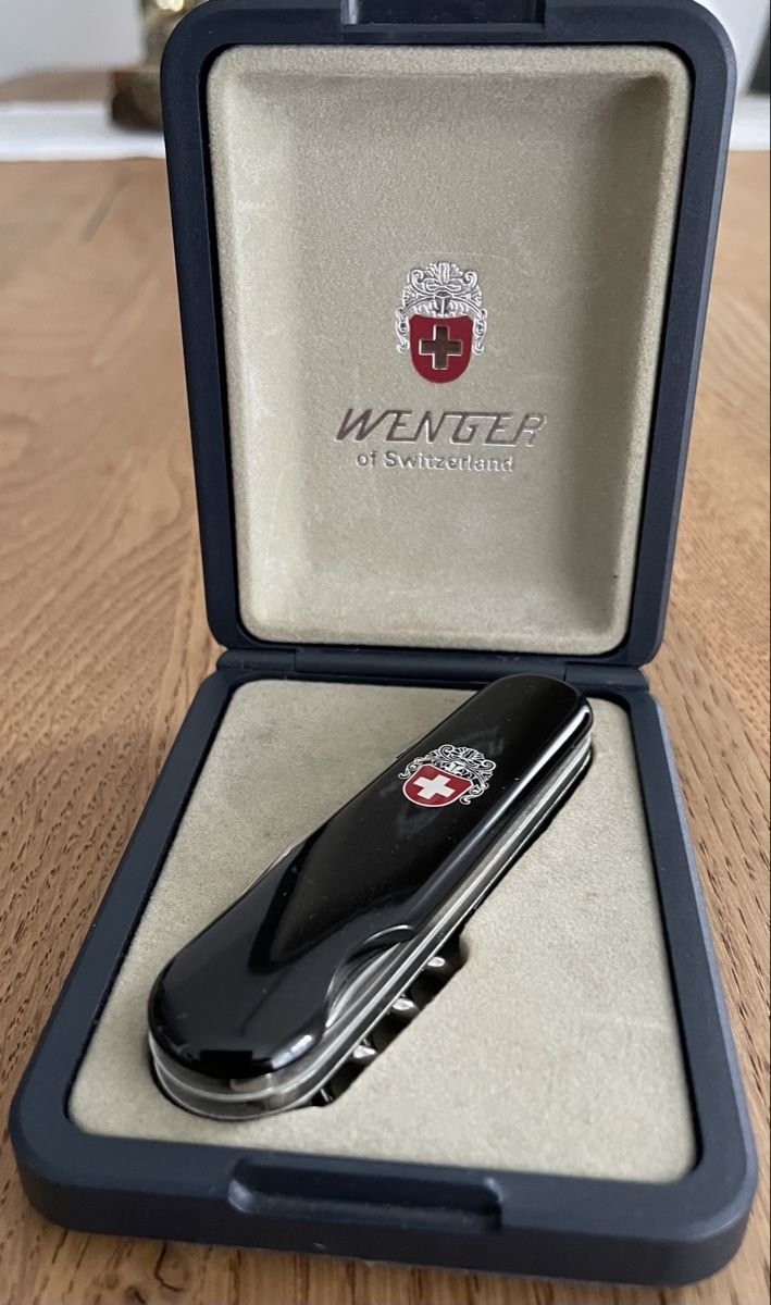 Couteaux de poche: Wenger – Neuf (Voir description) à sargans par tobelbrugg 3