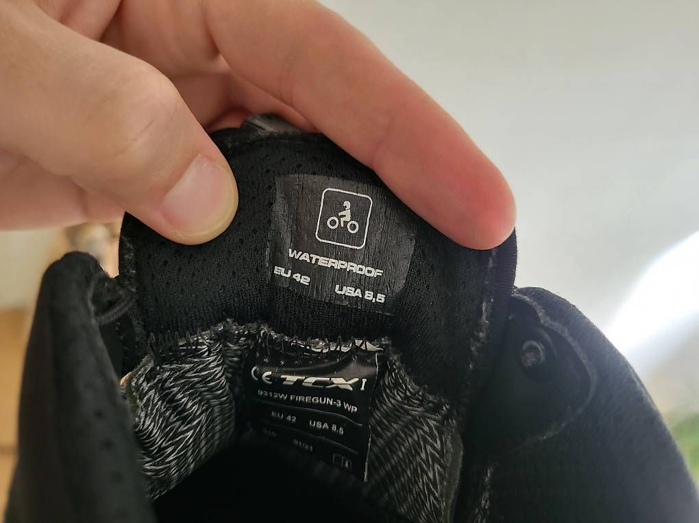 Chaussures hommes: Momo design Motorcycle Shoes – D'occasion à Zürich par nikostr 4