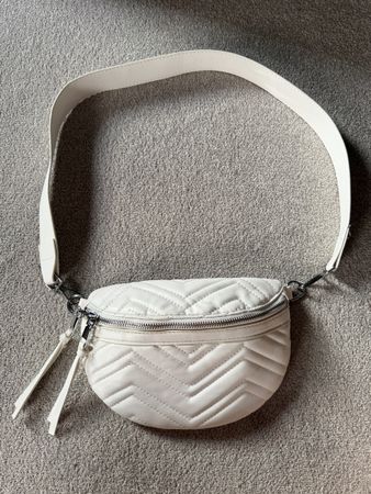 Umhängetasche, Gürteltasche weiss wie neu