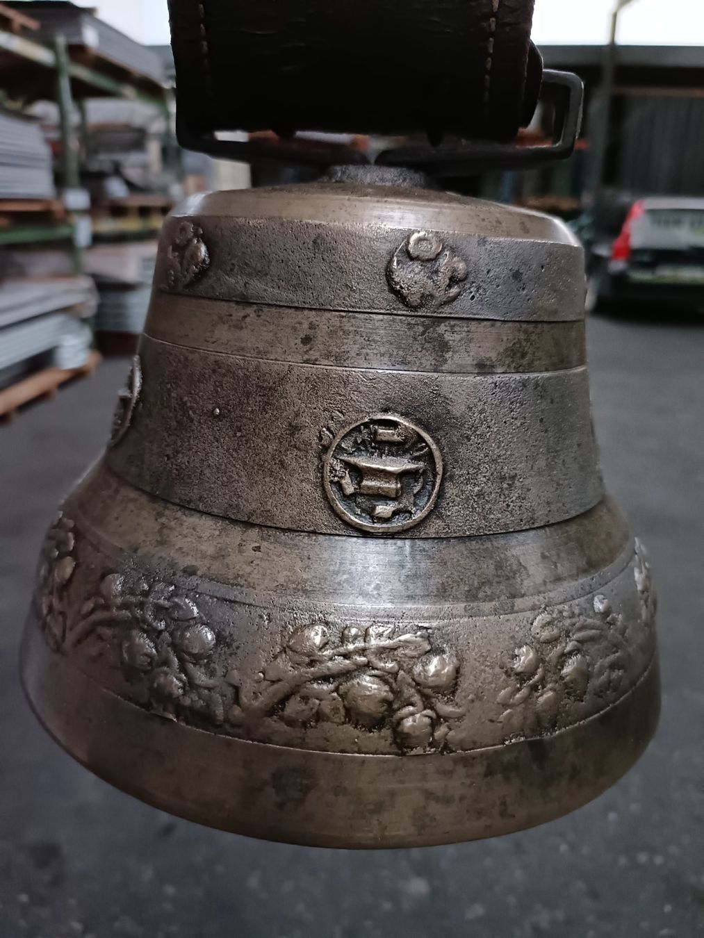 Glocken & Treicheln: Sehr seltene Antike Glocke. – Gebraucht aus Däniken SO von sgoldvreni 5