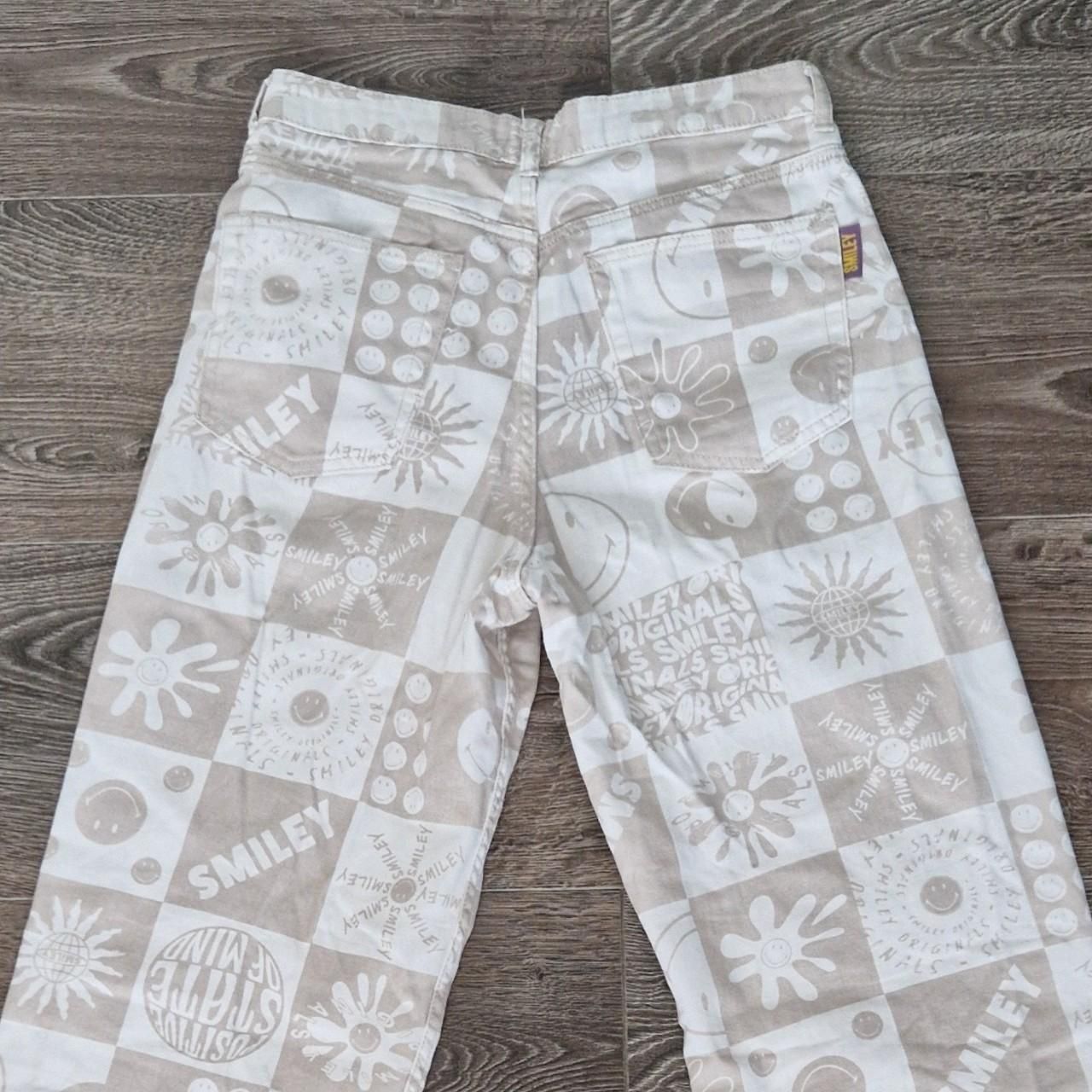 H&M Jeans: H&M x Smiley Hosen – Neu (gemäss Beschreibung) aus Dübendorf von bia_j2zg 1