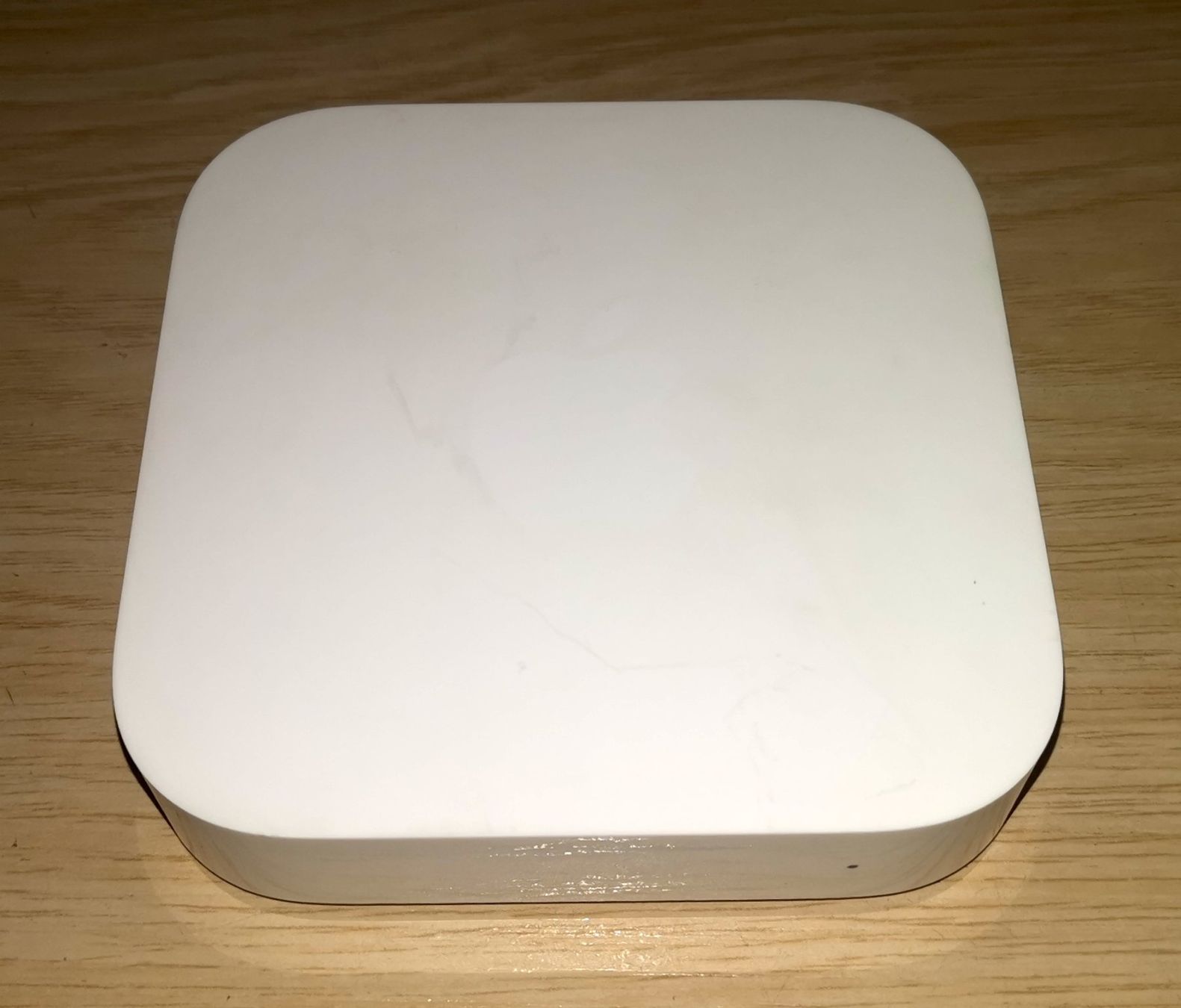 Apple Modem & Router: Apple AirPort Express A1392 (2nd Generation) – Usato da Degersheim venduto da uGod 1