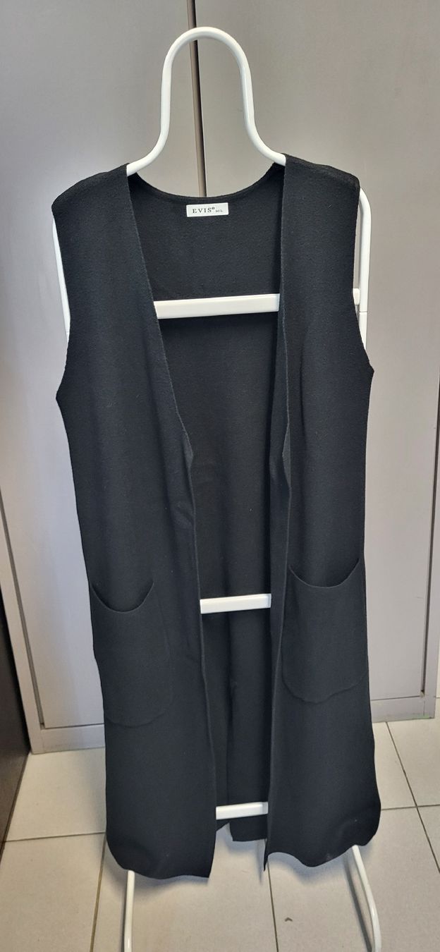 Gilets & Westen: Schwarze, lange Strickweste von Evis, Grösse M/L, – Gebraucht aus Figino von mayam63