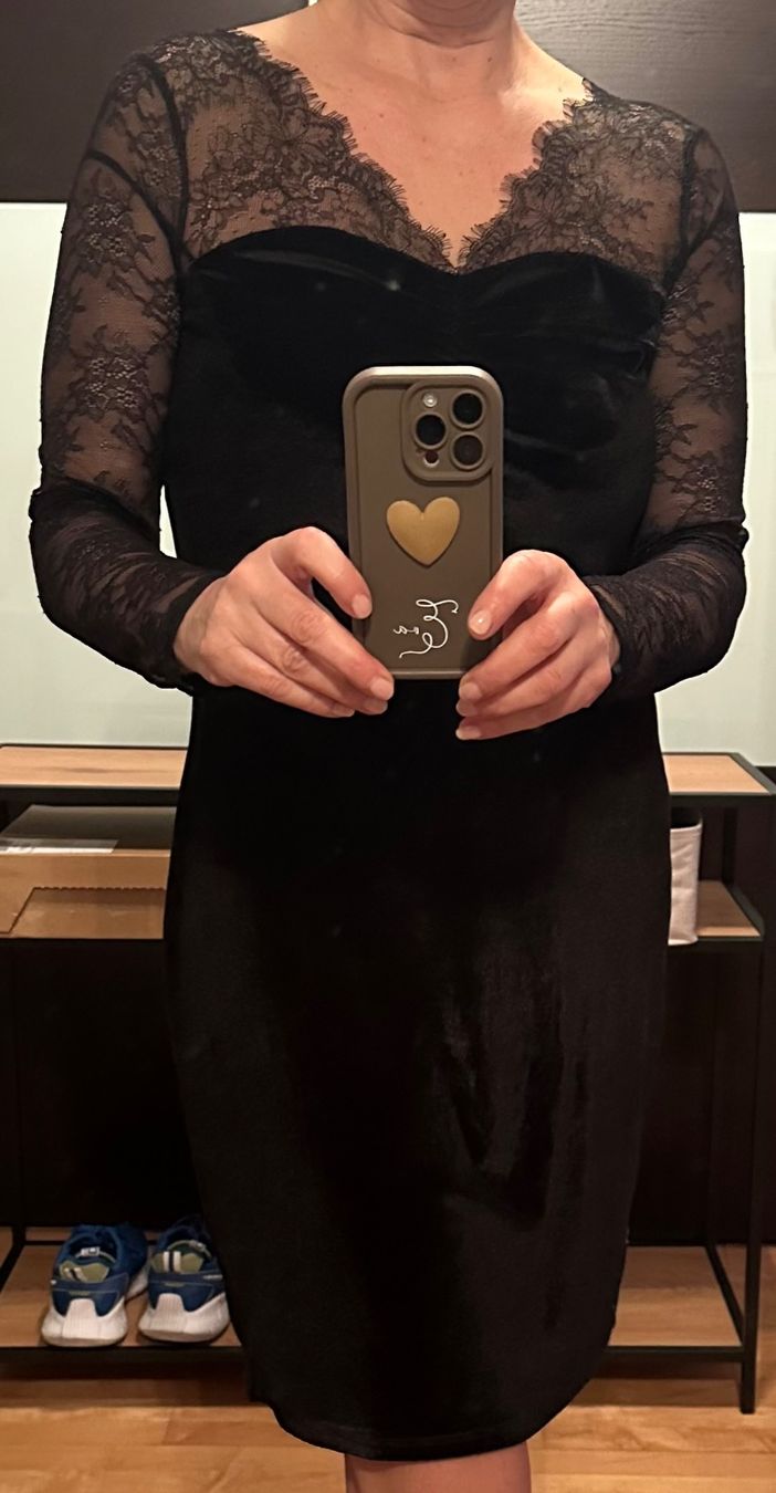 Vestiti: Samtkleid mit Spitze schwarz Gr. 40/42 – Nuovo (secondo la descrizione) da Altendorf venduto da Eastwick4