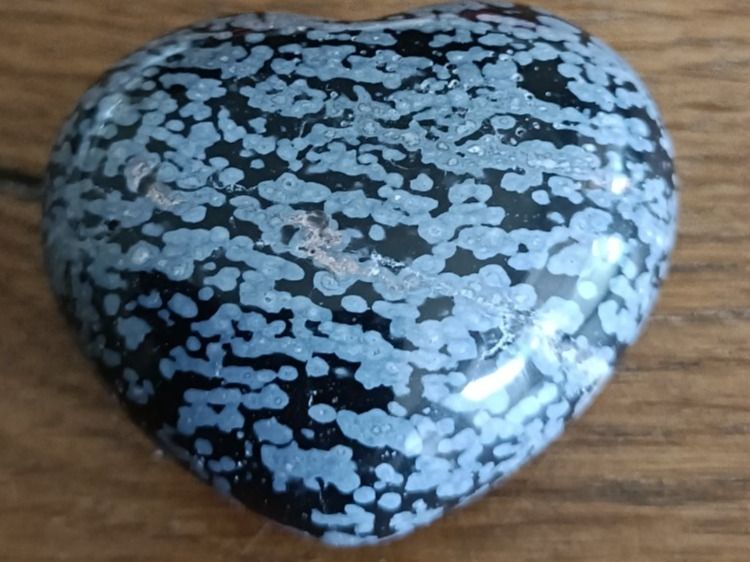 Minerali & Pietre curative: Herz Schneeflockenobsidian – Nuovo (secondo la descrizione) da Rotkreuz venduto da Basana2