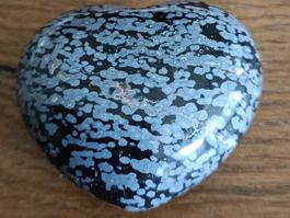 Herz Schneeflockenobsidian