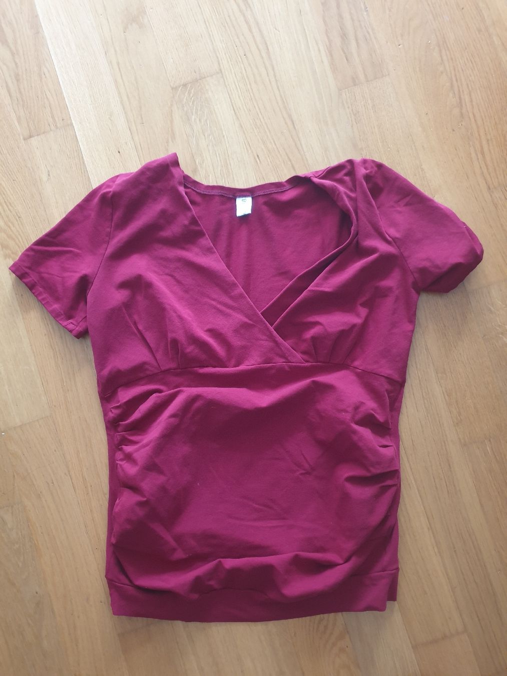 T-shirt: Schwangerschaft Tshirt – Usato da Oberburg venduto da Cholefrou