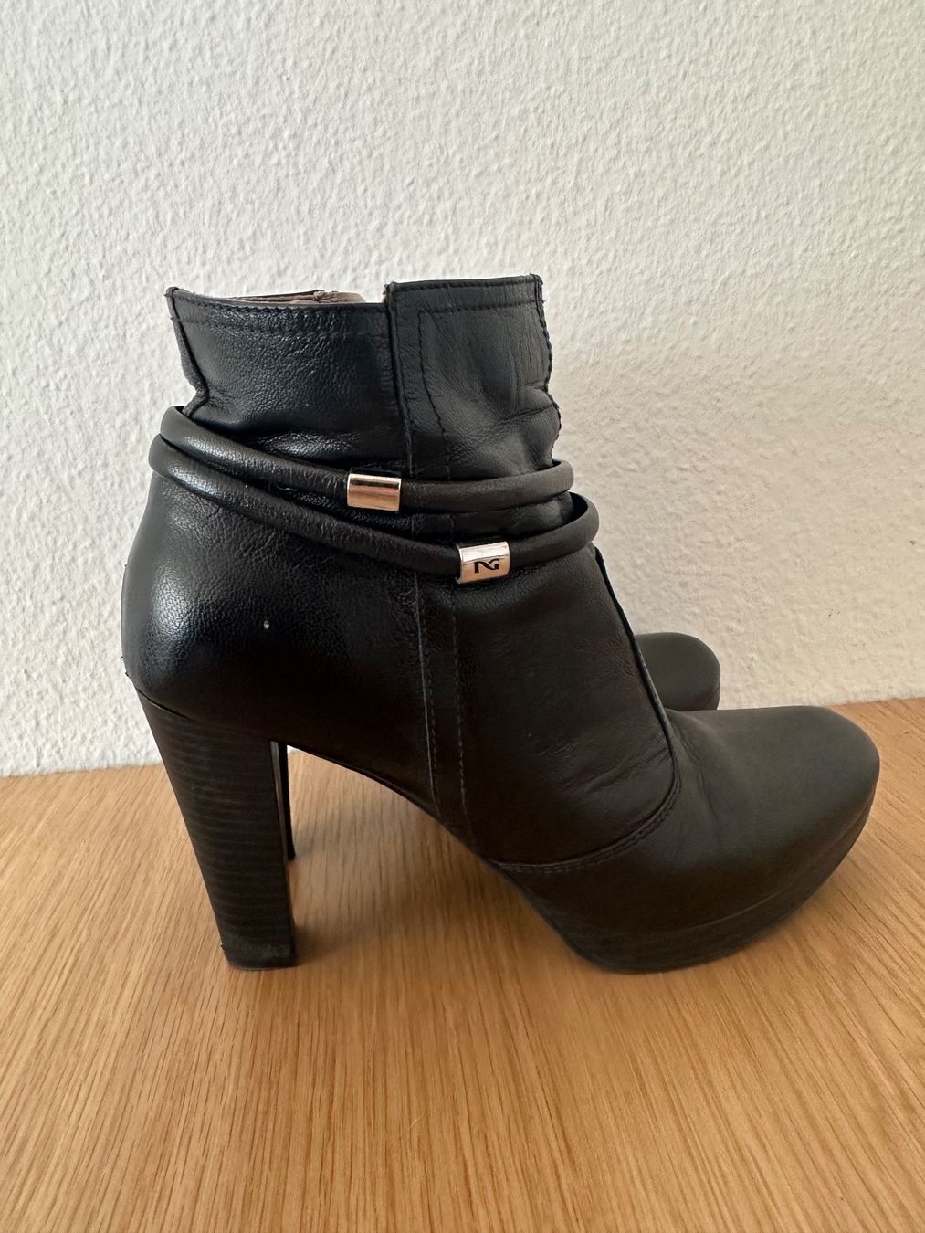 Scarpe da donna: Schuhe Grösse 39 – Usato da Oftringen venduto da Breza22 2