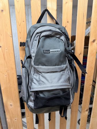 Four seasons Rucksack Grau - Ideal für den Wandertag!
