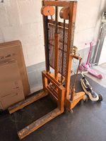 Hochhubwagen/ Hochstapler/ Handstapler