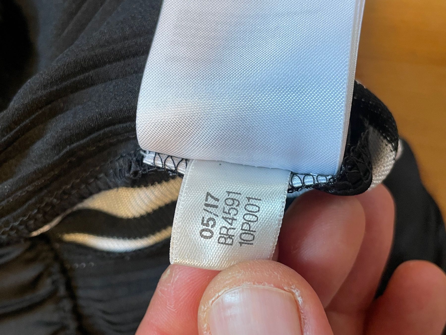 Adidas Pantaloni: 2017 Adidas Short Sz 42 – Usato da Zürich venduto da le_souk 3
