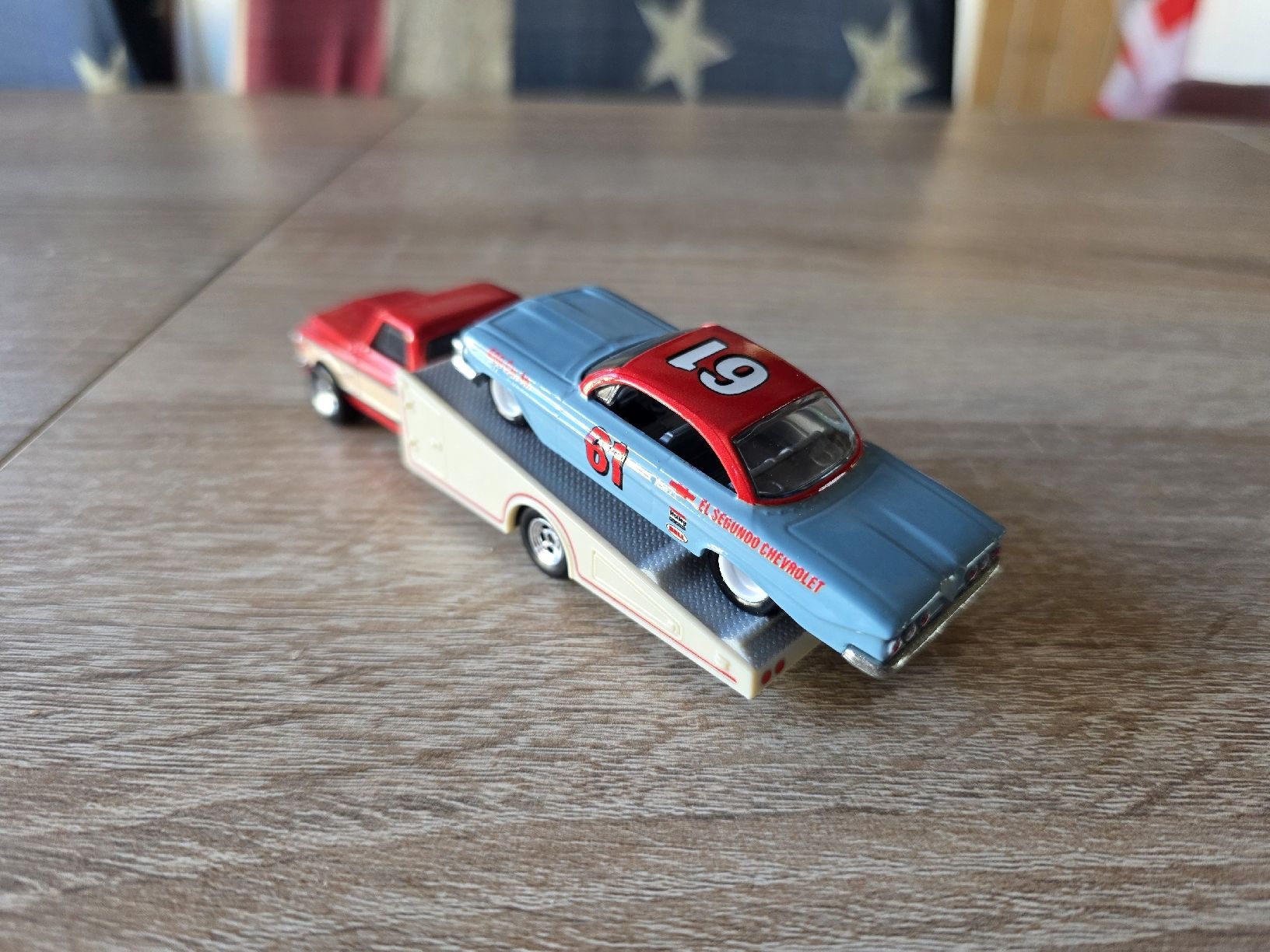 Hot Wheels Modellautos: Chevrolet Team Transporter 1:64 – Gebraucht aus Goldingen von Muscle_Cars84 2