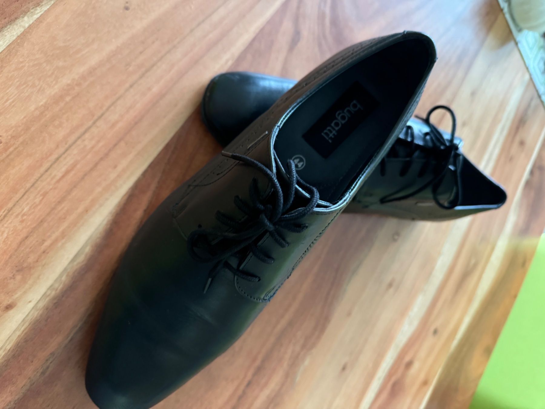 Bugatti Scarpe da uomo: Herrenschuhe – Usato da Zug venduto da mida03