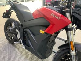 Elektromotorrad Zero S 14.4 rot neuwertiger Zustand