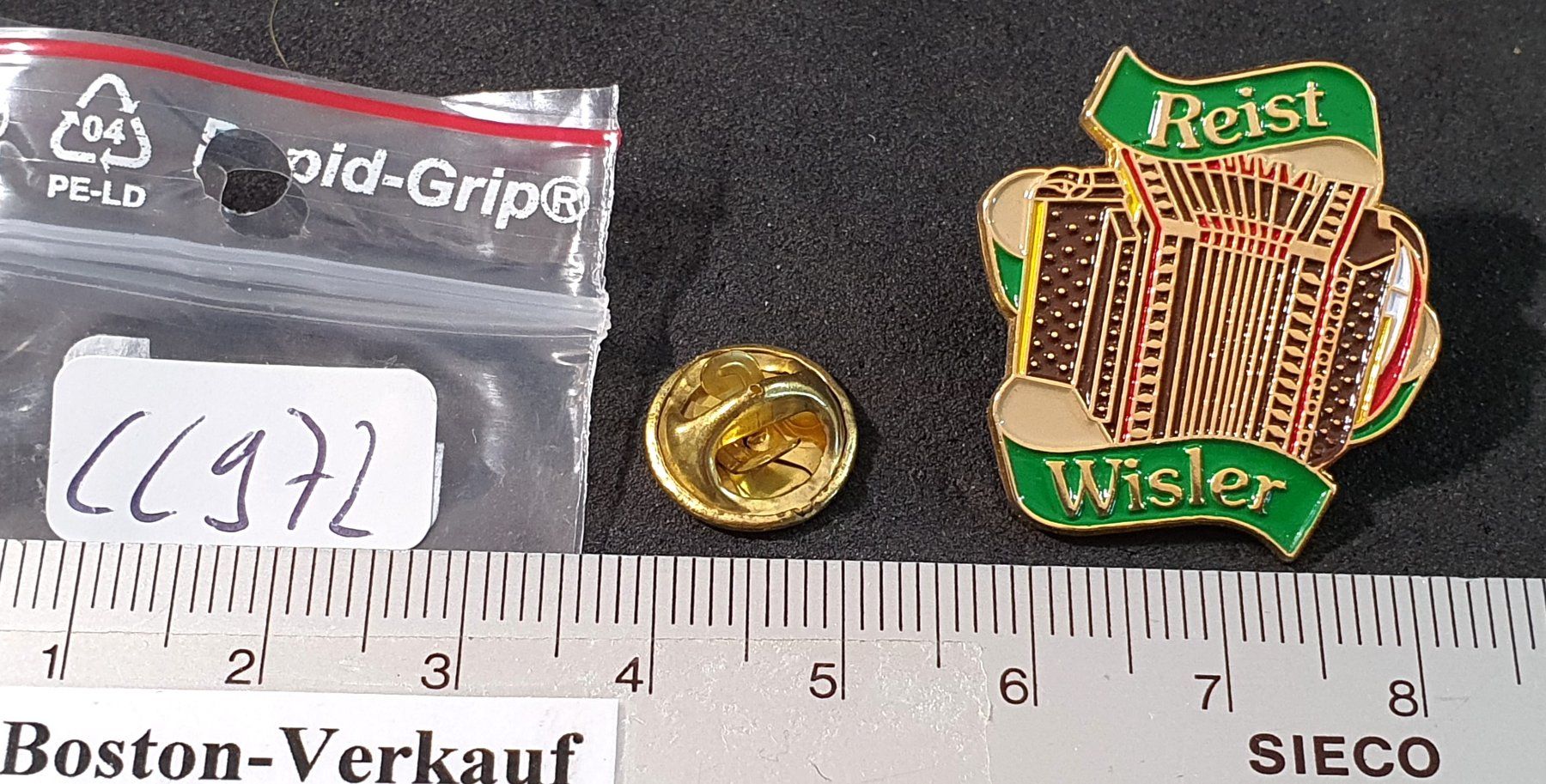 Placchette & Badge: CC972 - Pin Reist Wisler Handorgel – Usato da Reinach BL venduto da Boston-Verkauf 1