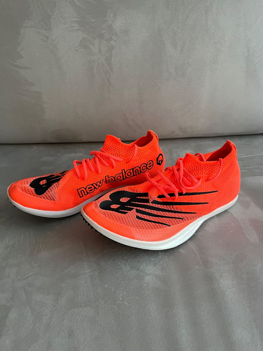 New Balance Scarpe da uomo: New Balance Nagelschuh mit Carbon – Usato da Siebnen venduto da Sonnenscheinsohn