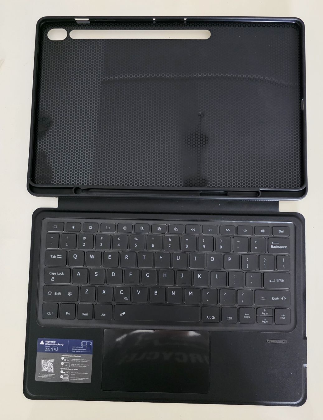 Covers & Borse: Tablethülle mit Tastatur bluetooth neu – Nuovo (secondo la descrizione) da wetzikon venduto da Bestedienste