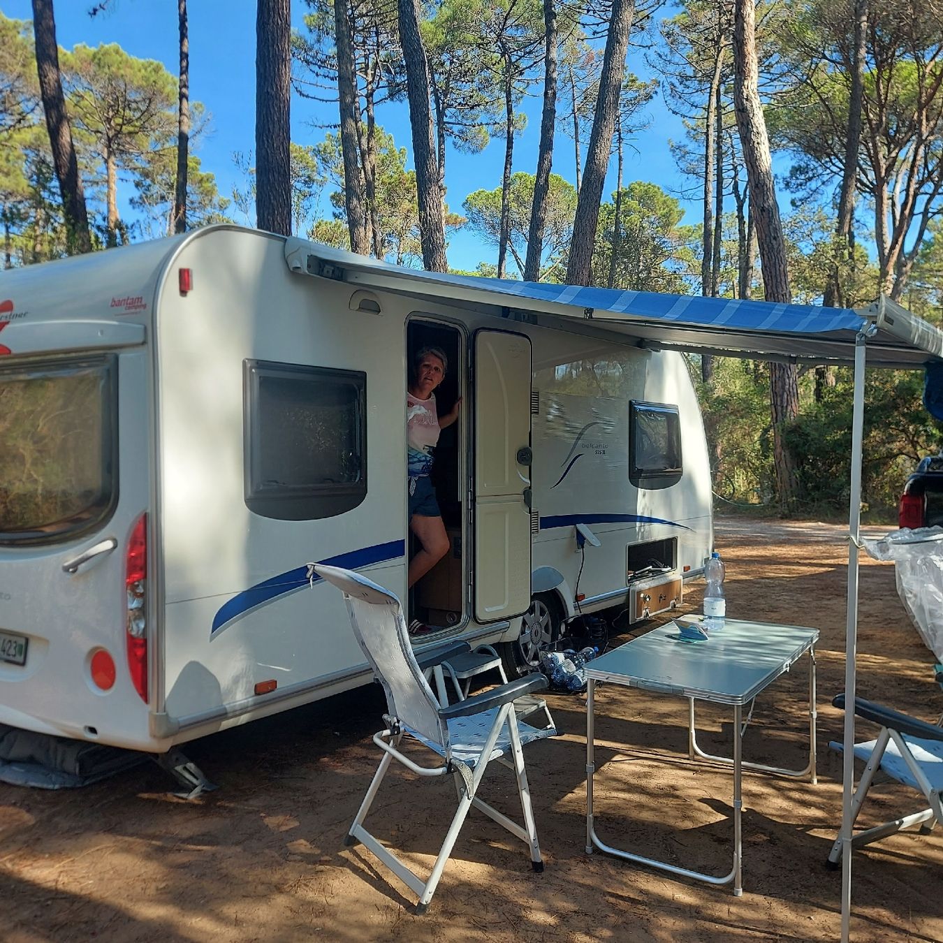 Bürstner Véhicules de camping: Bürstner Wohnwagen mit Einzelbetten – D'occasion à Widnau par Martinmaa