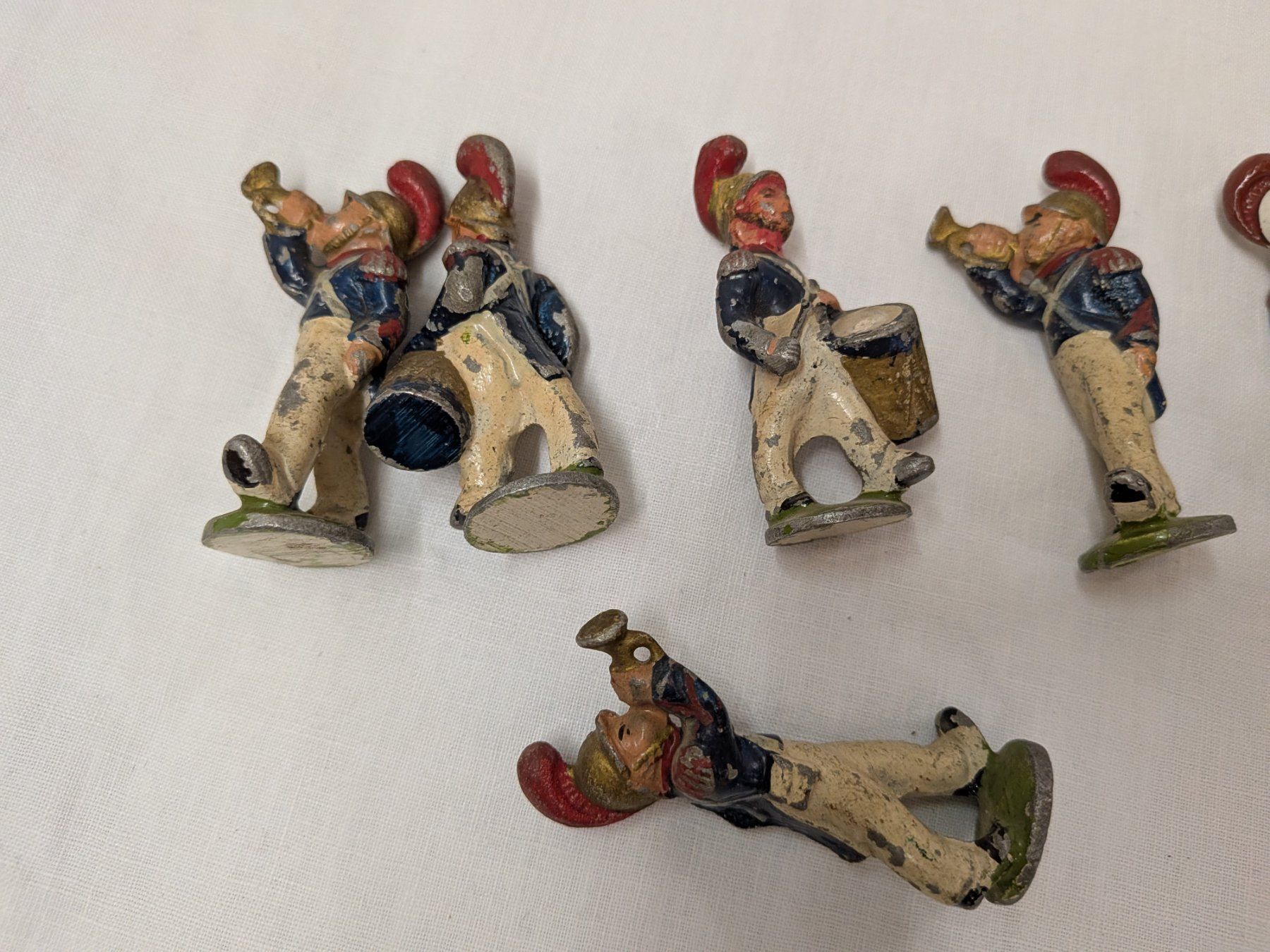 Statuette: Antike Figuren Musikanten – Usato da Emmen venduto da Brockofsky 8