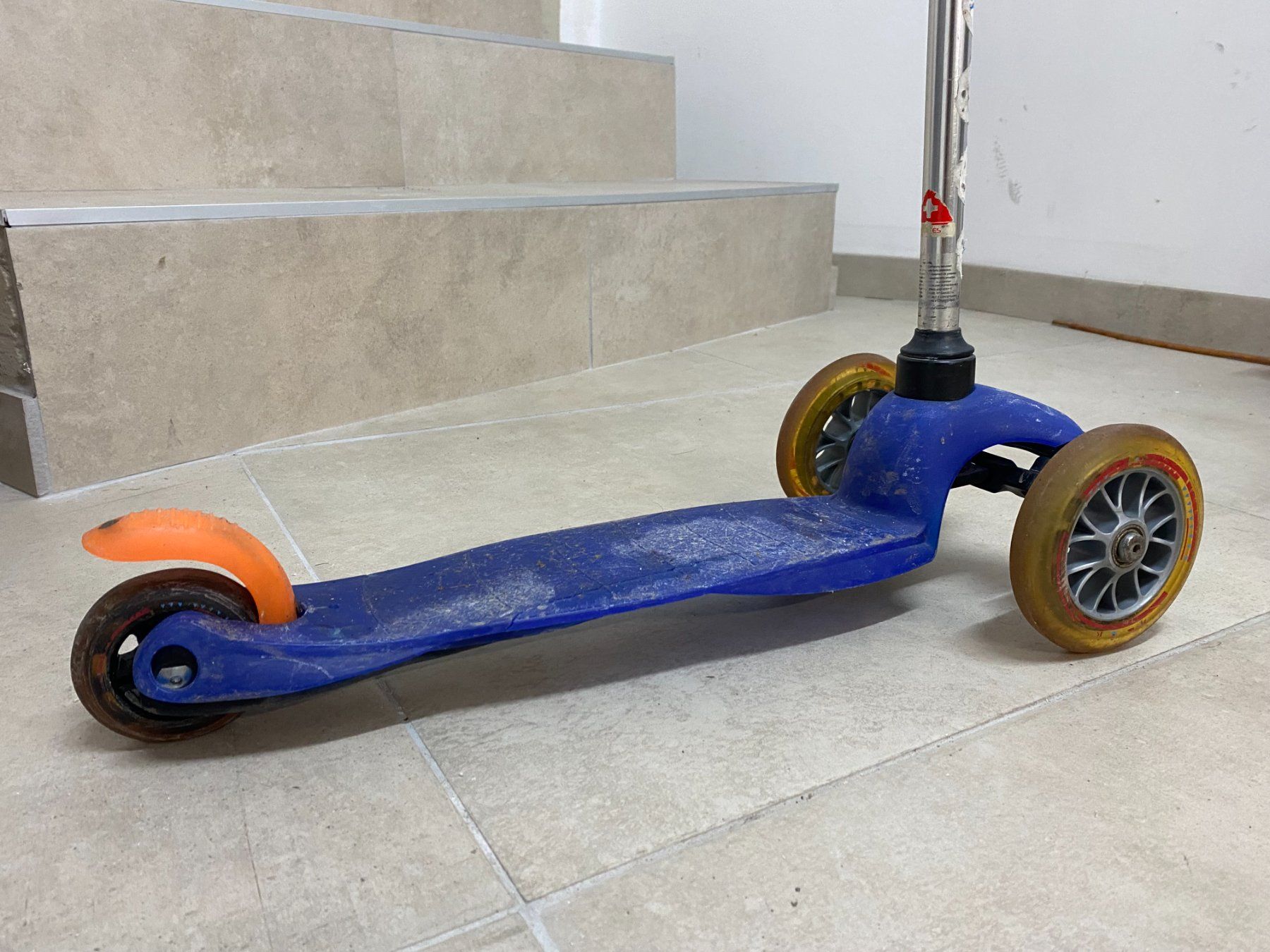 Micro Fahrzeuge für Kinder: Trottinette Micro Mobility Mini Enfants Bleu – Gebraucht aus Clarmont von sil_59s9 1