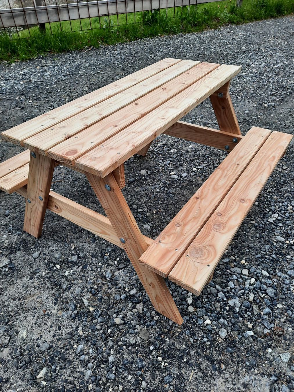 Tavoli: Picknicktisch Kinder – Nuovo (secondo la descrizione) da Heiligenschwendi venduto da kiplimo 1