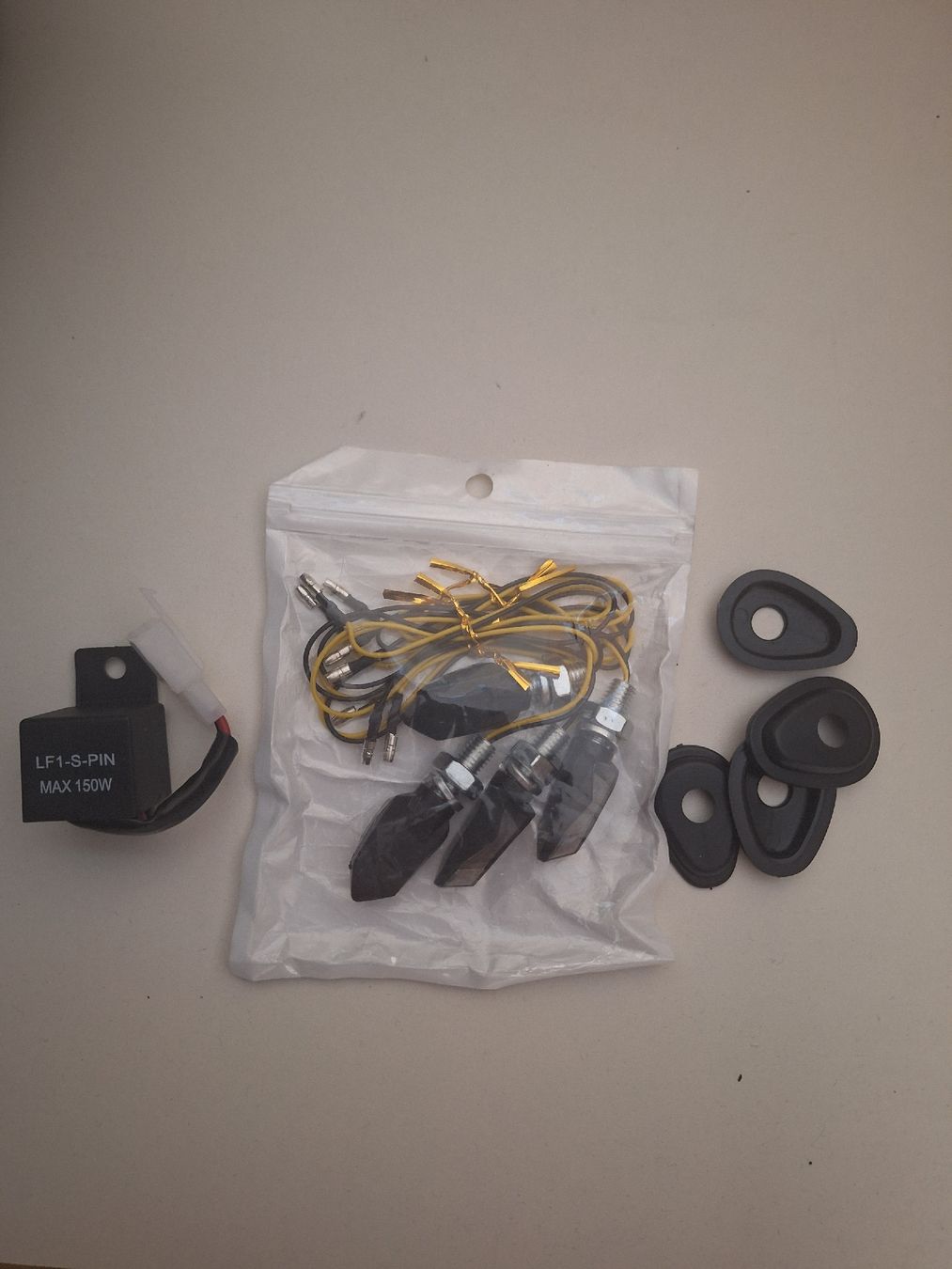 Toutes les pièces détachées moto: Universal Blinker Set – Neuf avec emballage d'origine à Fislisbach par captn_mah