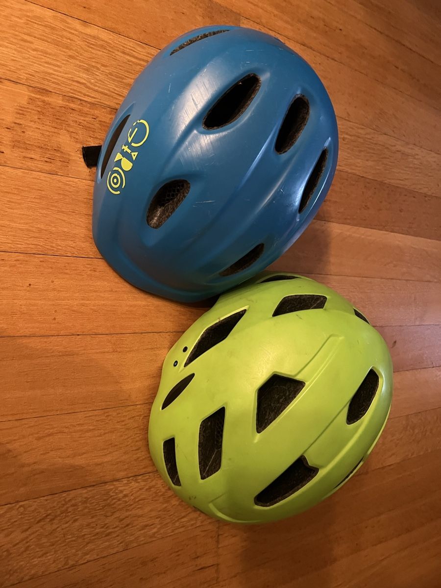 Giro Casques: 2 Kinderhelme Velo  – D'occasion à Basel par Isi_takes_it_easy