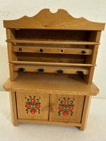 PUPPEN-SCHRANK