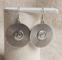 Orecchini a cerchio con spirale color argento nuovo