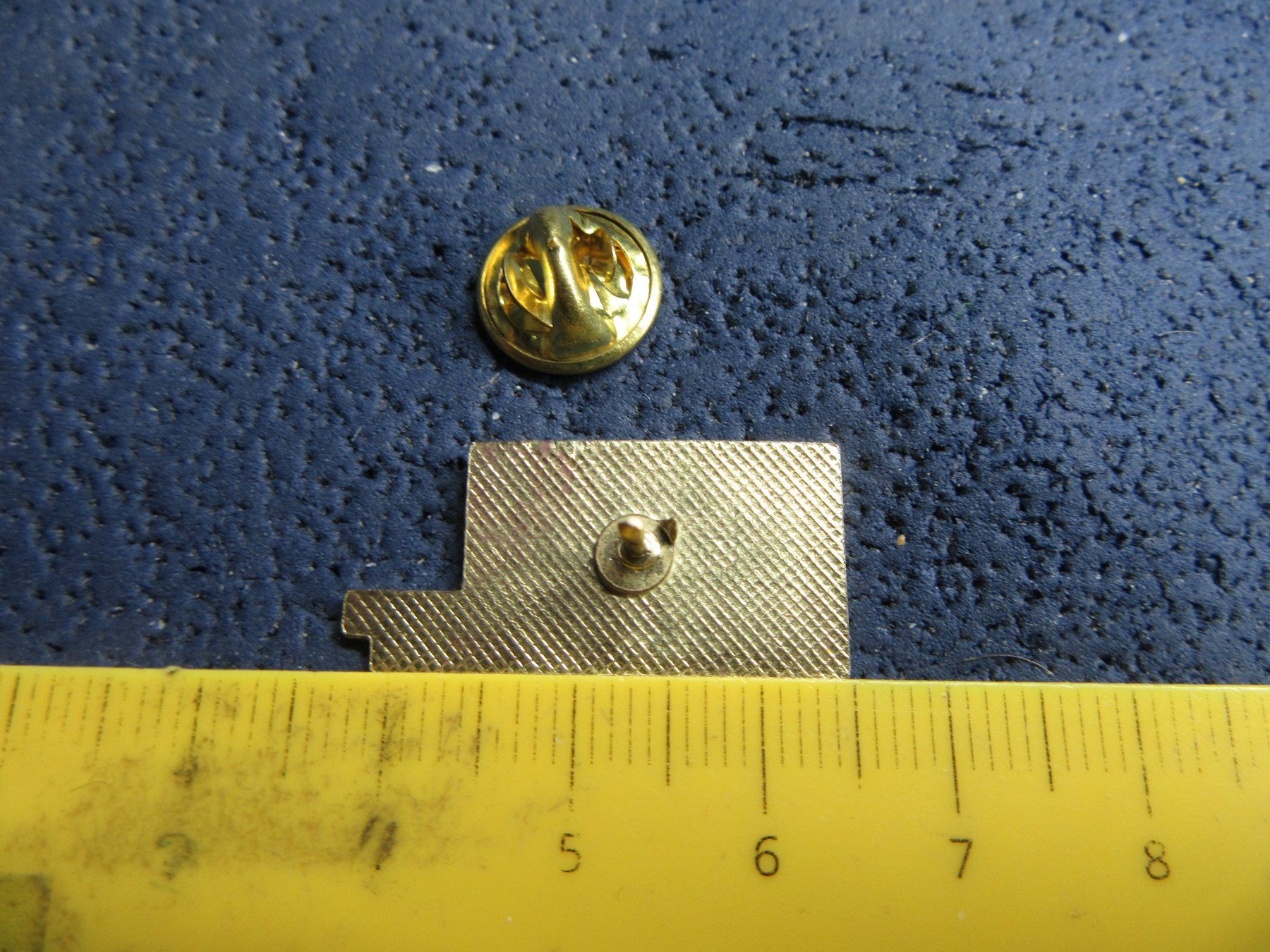 Placchette & Badge: WINSTON ZIGI PIN – Usato da Ettingen venduto da Hausi4711 1