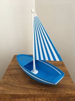 Segelboot (gross)
