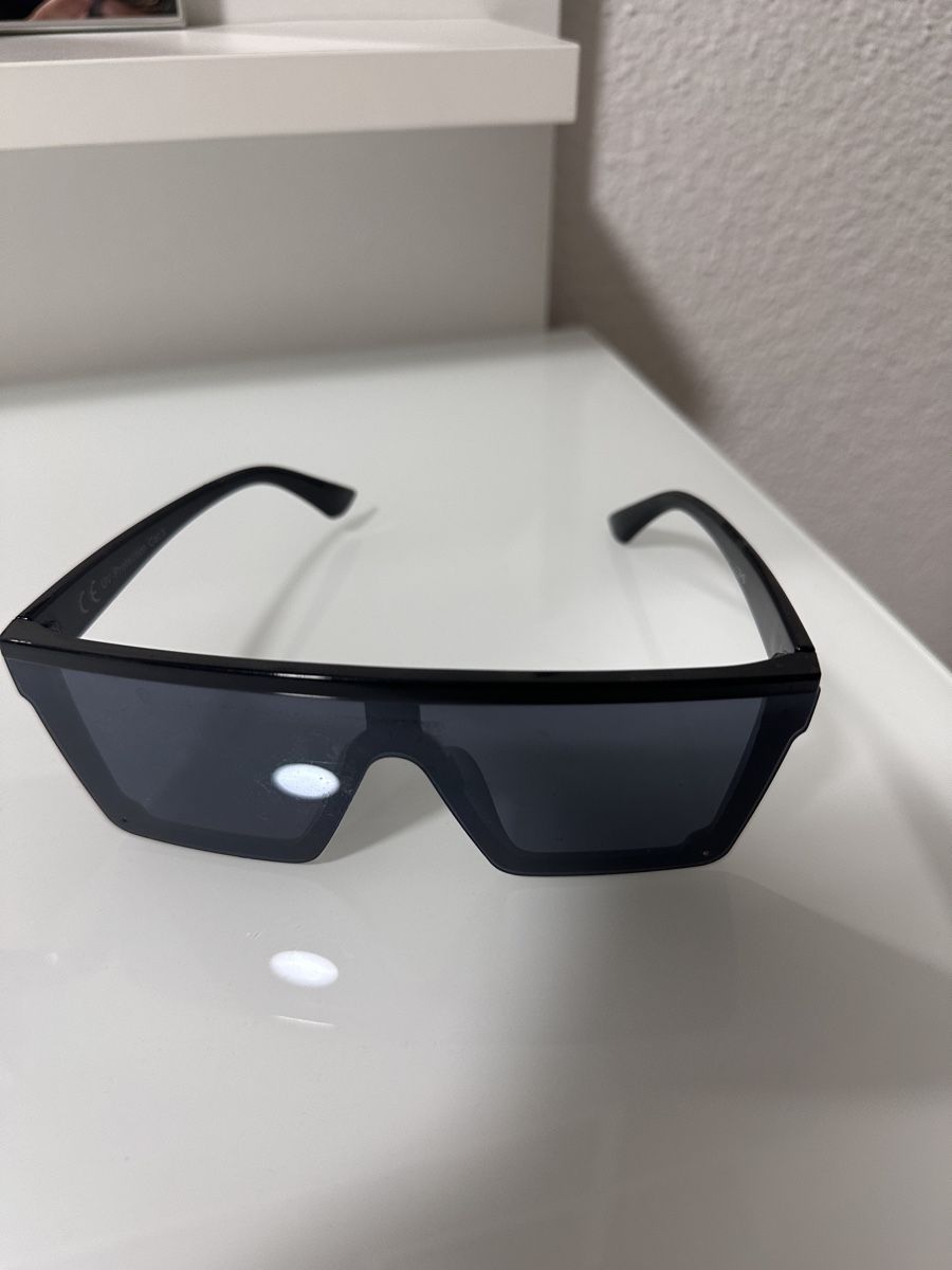 Brillen & Gläser: Sonnenbrille schwarz UV Schutz Cat. – Gebraucht aus Oberurnen von nes_8xqt 1