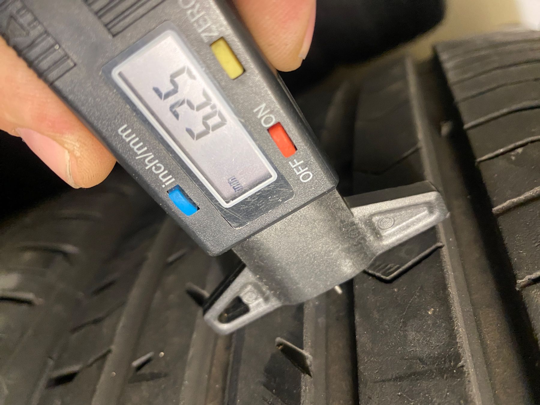 Continental Pneumatici & Ruote complete: 215/55R17 – Usato da Widen venduto da Dinero02 6
