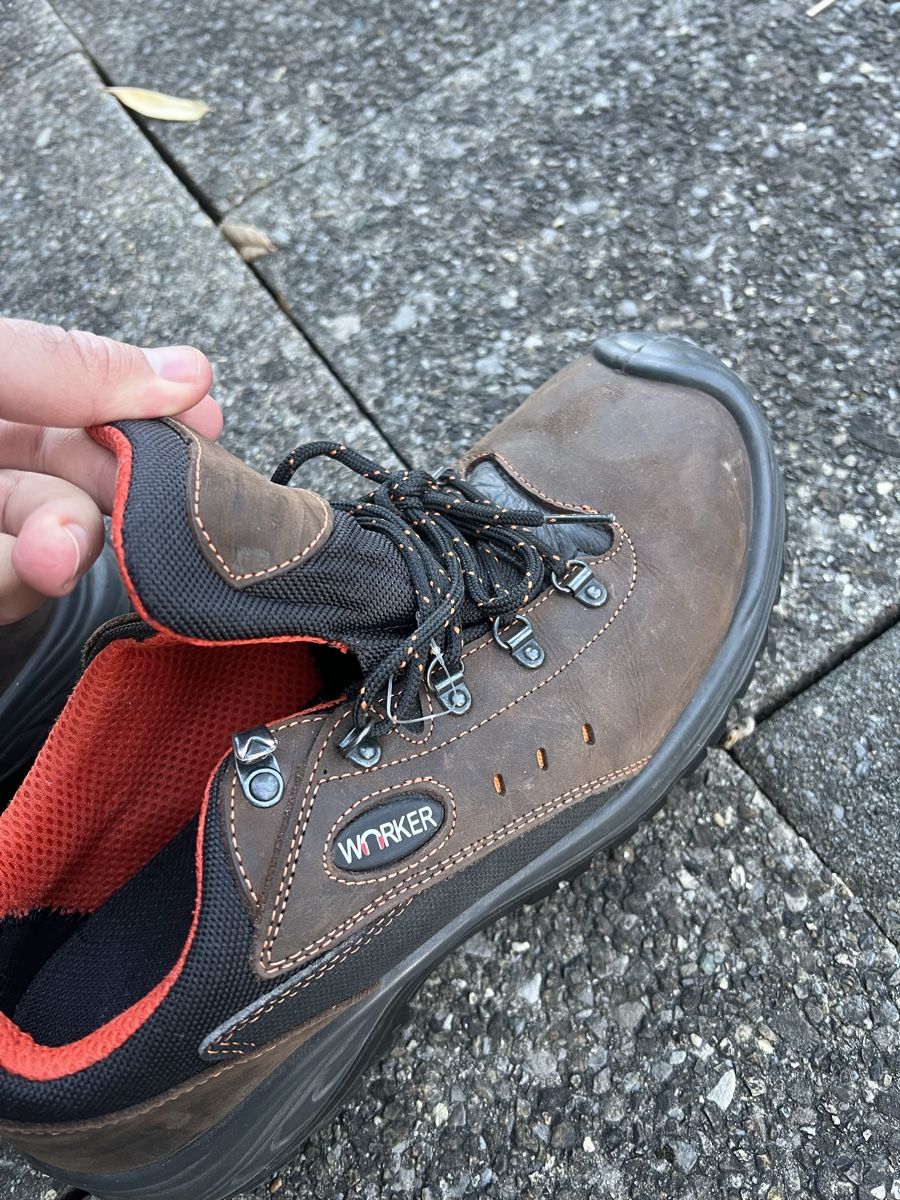 Scarpe da uomo: Sicherheitsschuhe, Gr. 46 Neu – Usato da Frauenfeld venduto da osm_vl6p