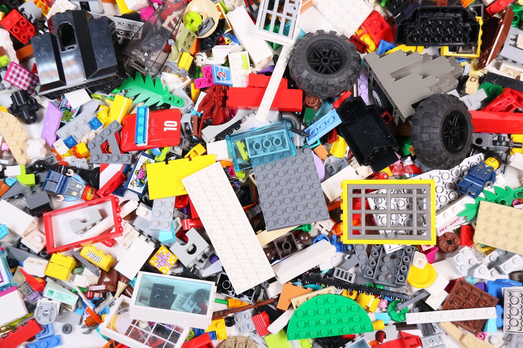 Lego Kit di costruzioni: 1.5 kg. Legoteile mit Minifiguren – Usato da Hettlingen venduto da Scholi99 1