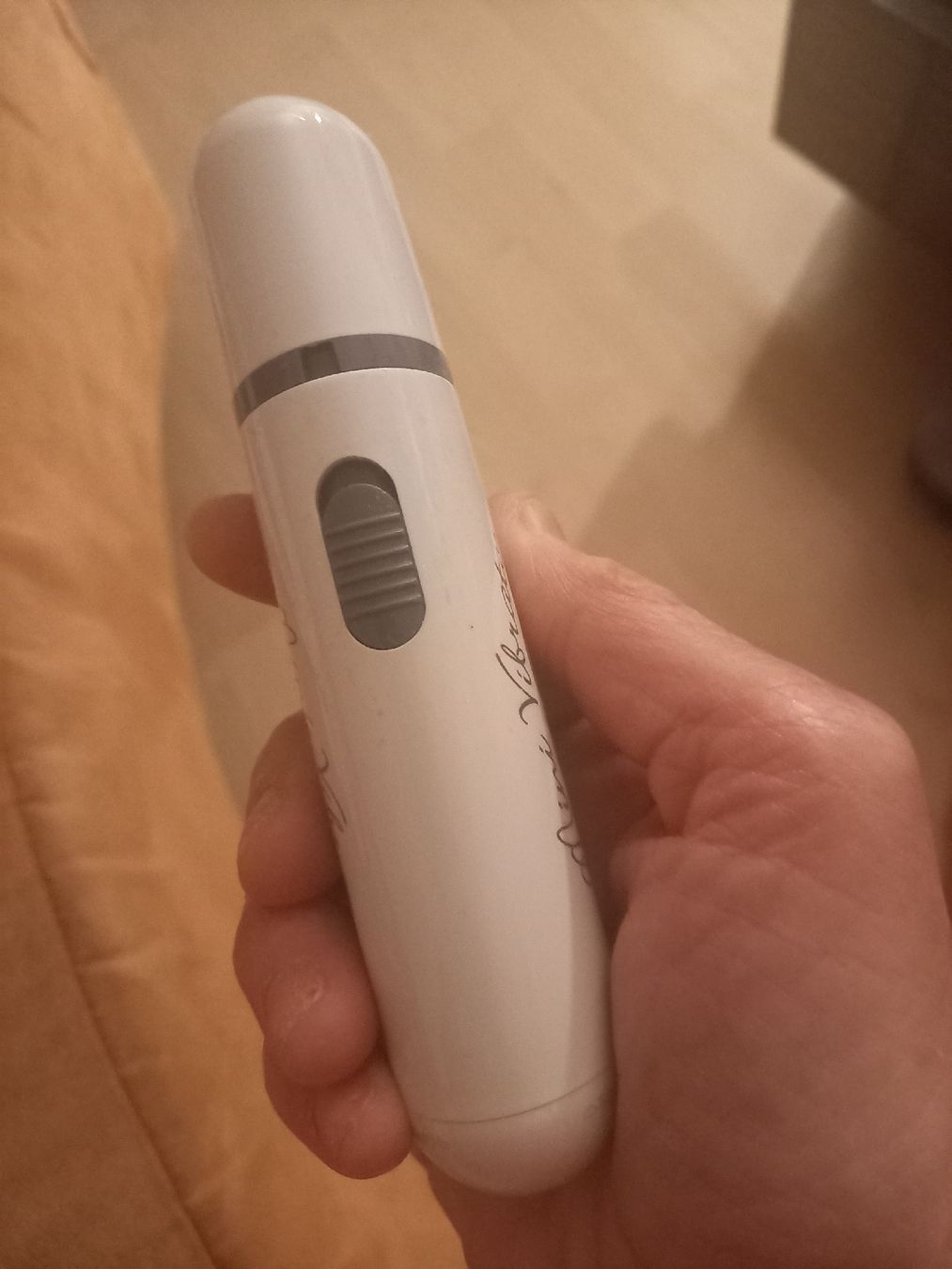 Dispositivi per massaggi: Mini Vibrator – Nuovo (secondo la descrizione) da NIEDERBUCHSITEN venduto da jut_lpv5