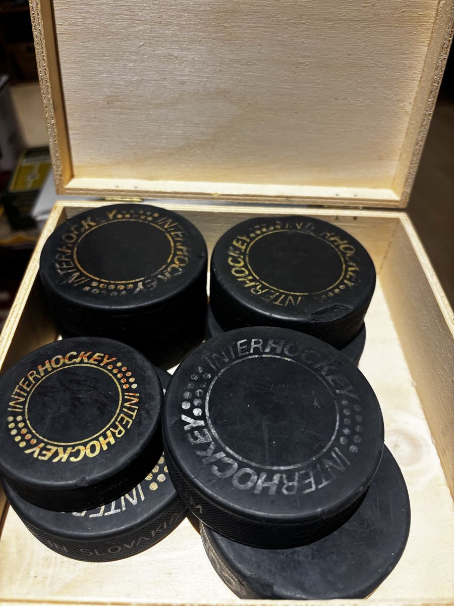 NHL Fahnen: Ice Hockey Puck – Gebraucht aus Holziken von _Catja_
