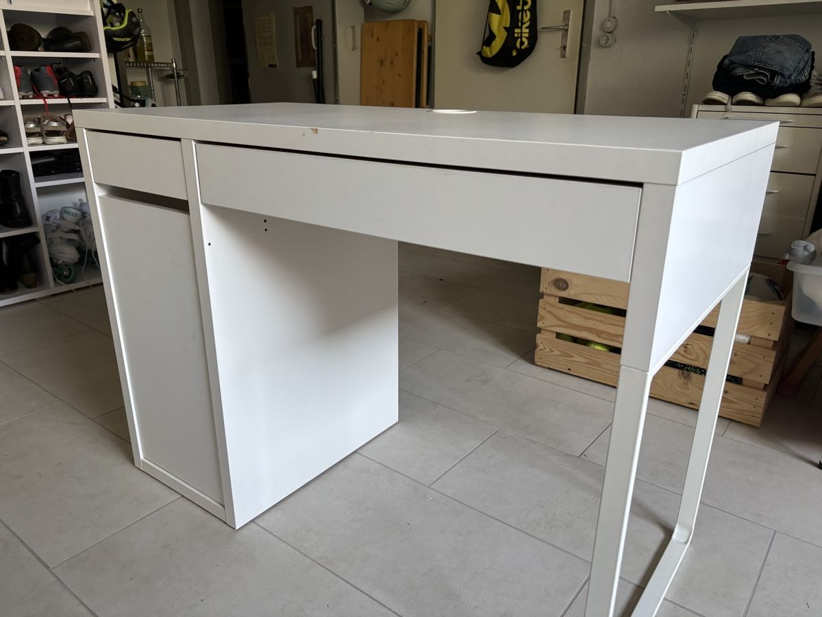 Schreibtische: Pult von Ikea – Gebraucht aus Wolfhausen von Scheich0