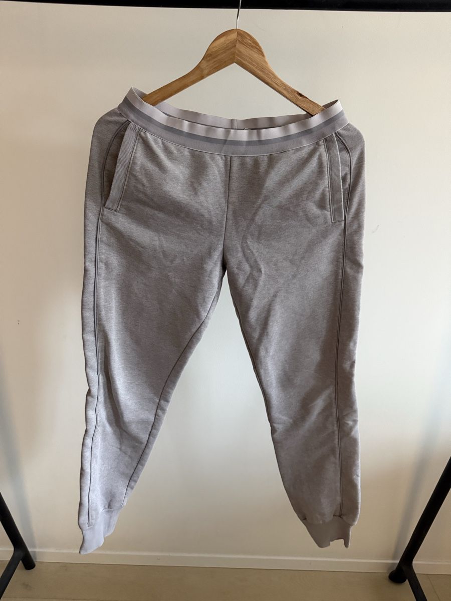 Stella McCartney Pantalons: Stella McCartney Joggers, GR S – D'occasion à Unterägeri par Lerchemeerenge