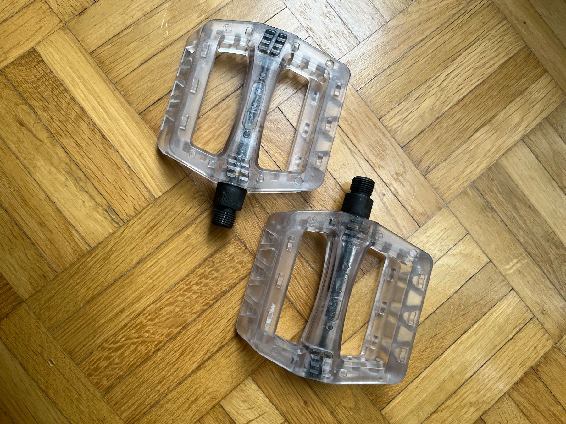 Pezzi di ricambio: Wellgo Plastic Flat Pedalen – Usato da Kriens venduto da icekev