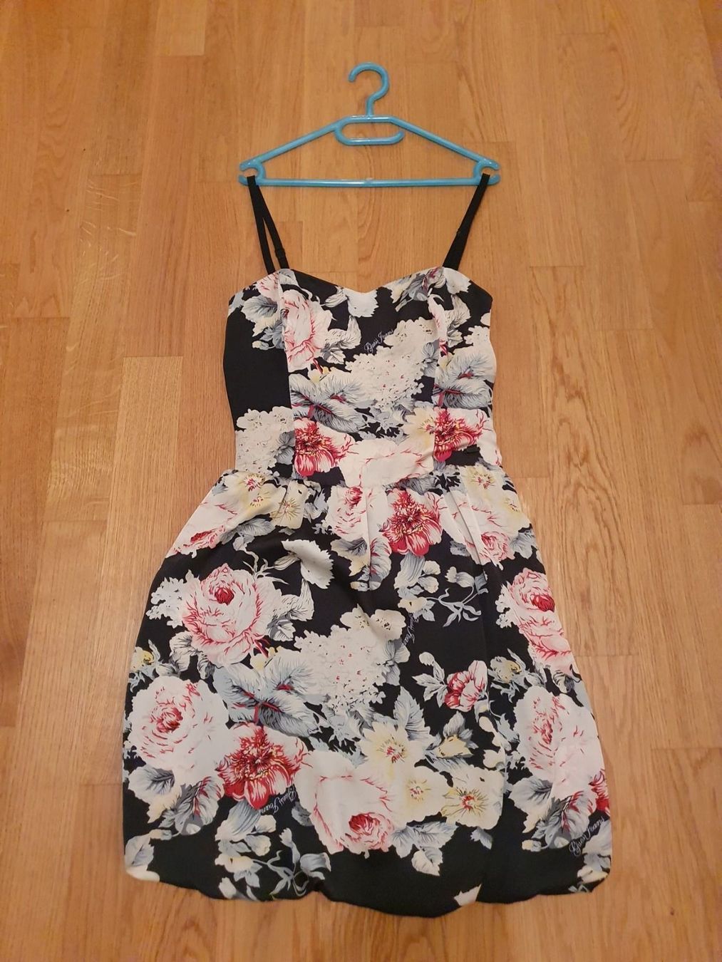 Kleider: Guess Blumen-Seiden-Kleidchen Gr.36 – Neu (gemäss Beschreibung) aus Schaffhausen von sabrina915 1
