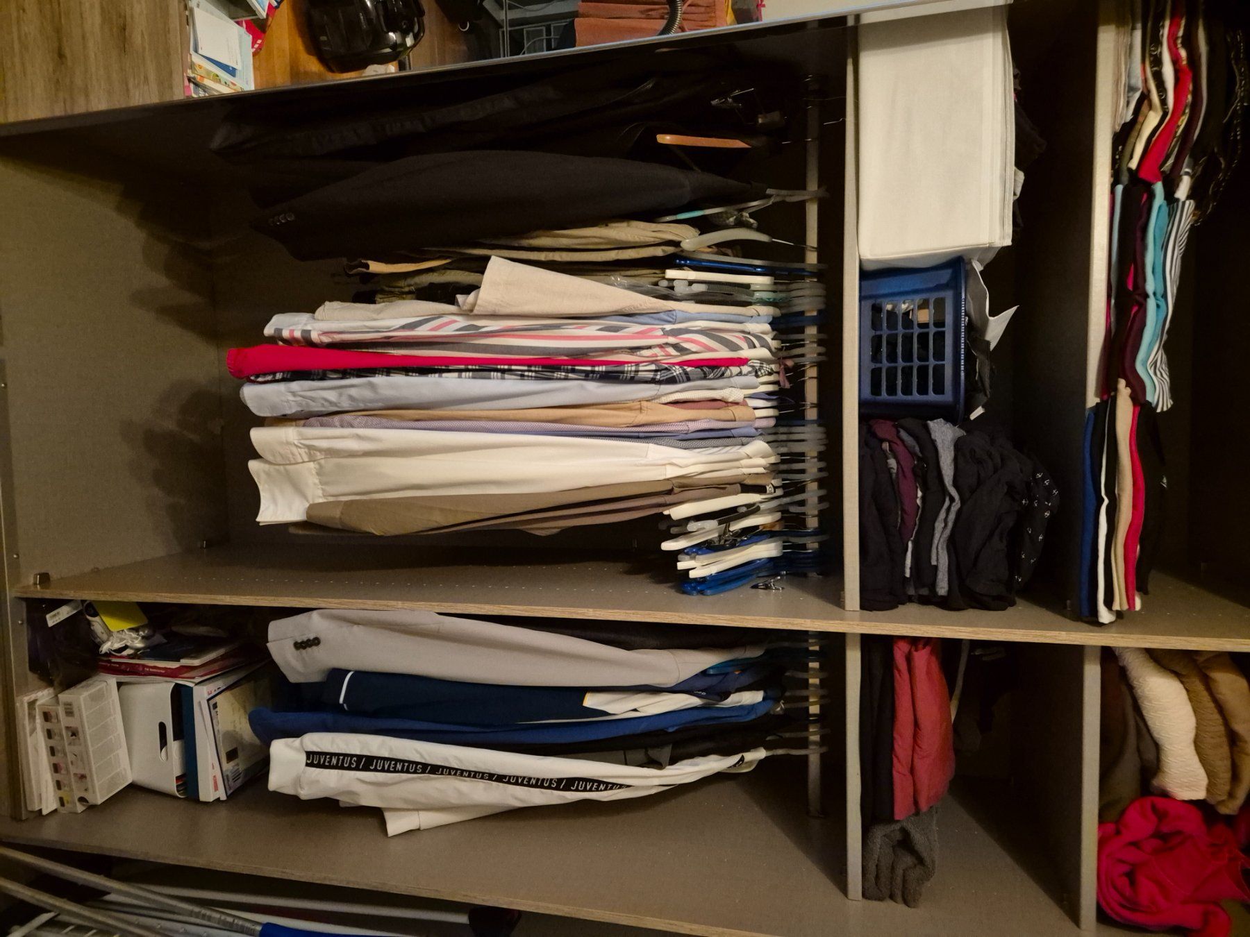 Armadi: Kleiderschrank – Usato da Hausen AG venduto da pel_6cdw 2